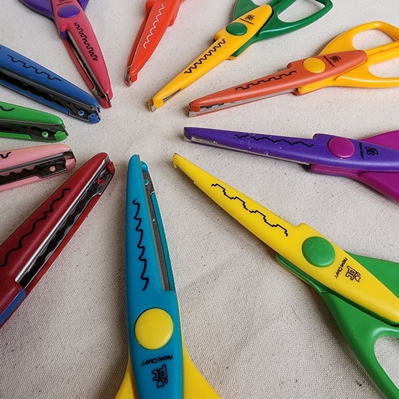 Craft Scissors Set of 12 Zig Zag Design Scrapbooking - Picture 8 of 8